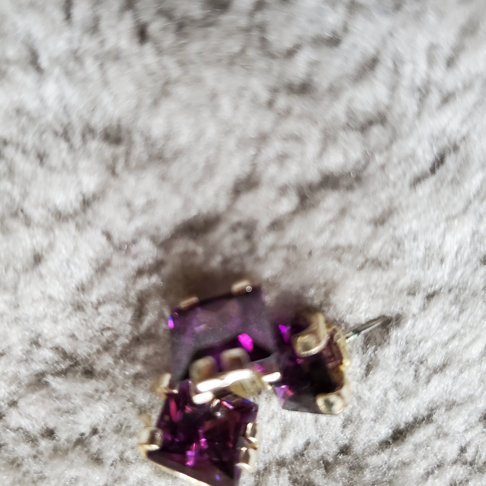 Earring studs